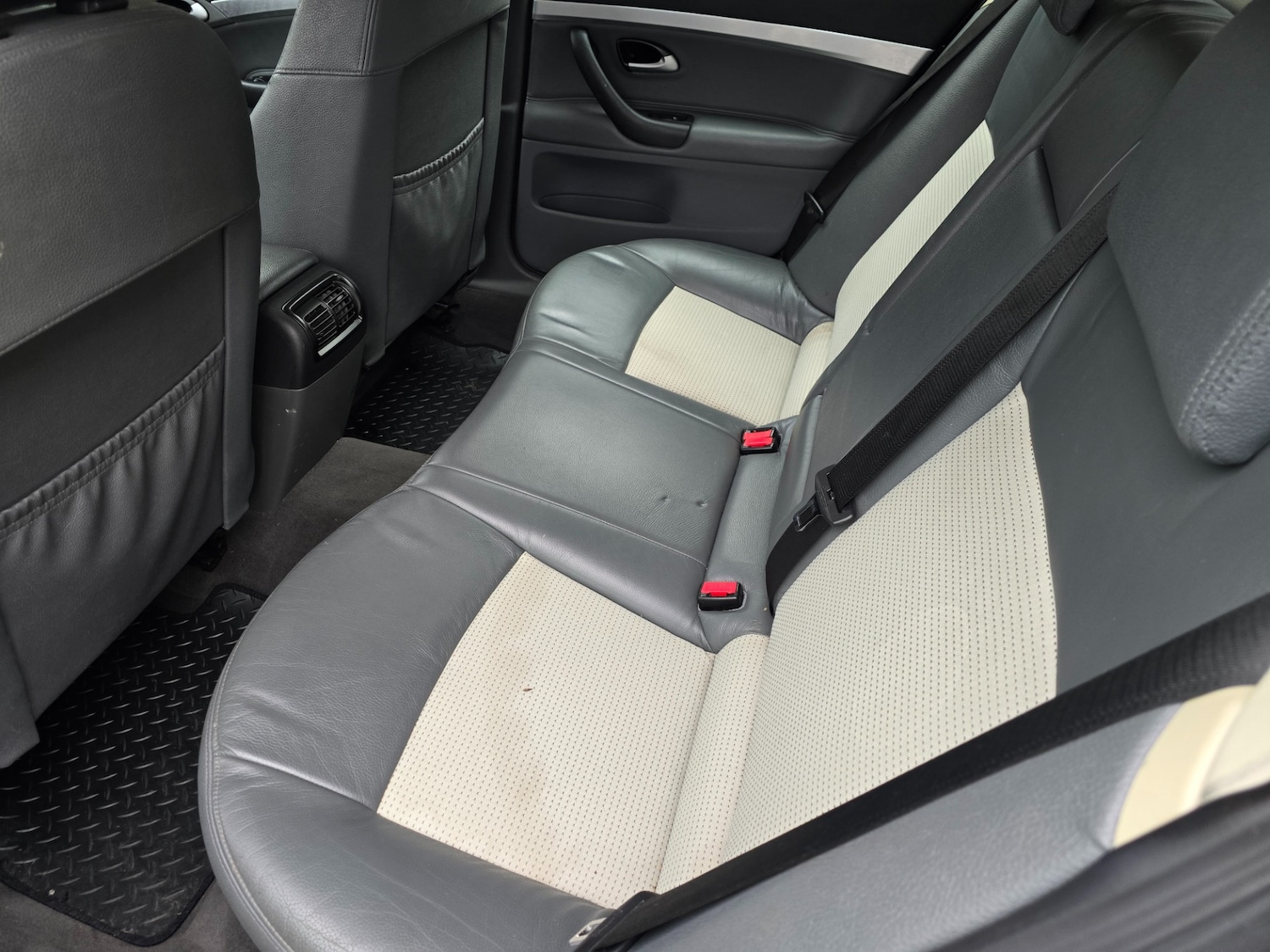Used Saab 9-3 2005 for sale - 76257732: Photo 9