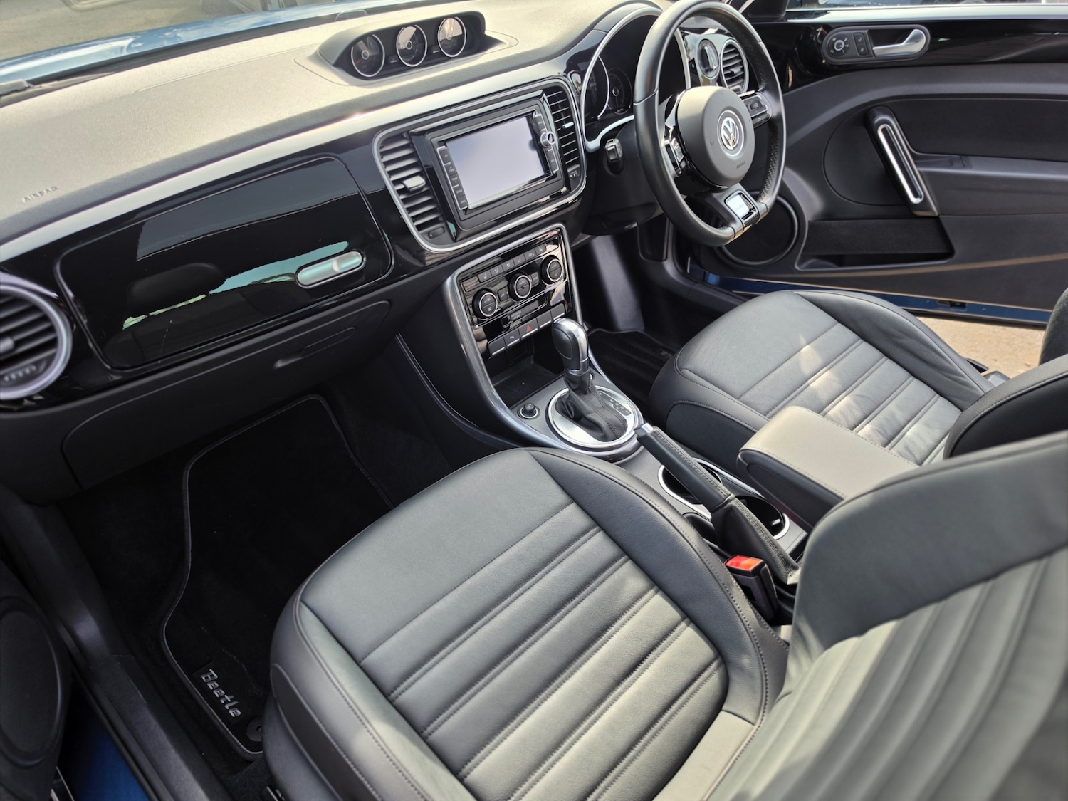 Used Volkswagen Beetle 2018 for sale - 77980784: Photo 15