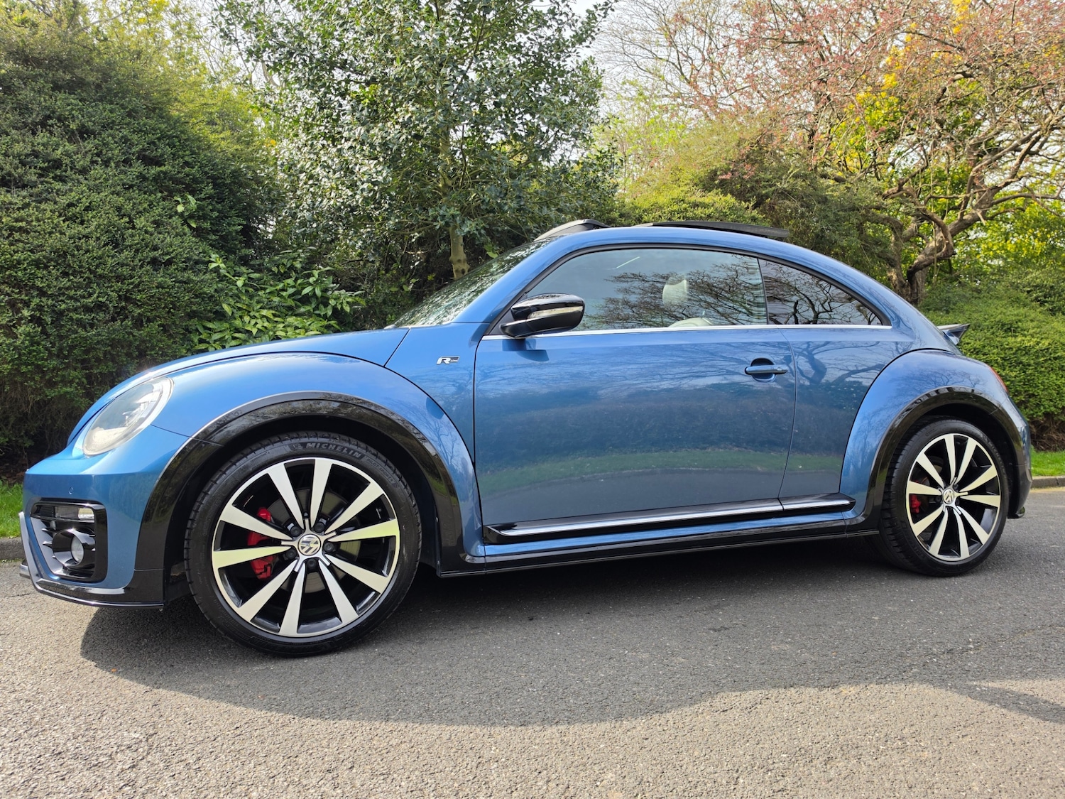 Used Volkswagen Beetle 2018 for sale - 77980784: Photo 2