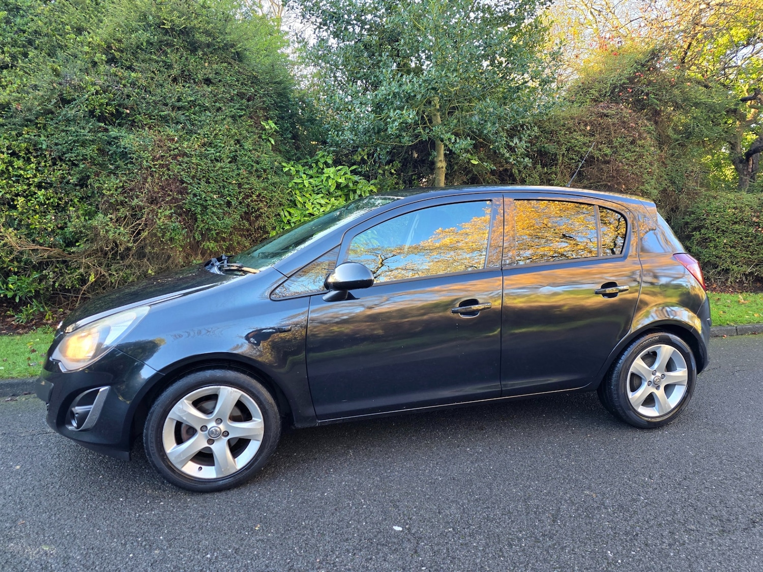 Used Vauxhall Corsa 2013 for sale - 76777983: Photo 1