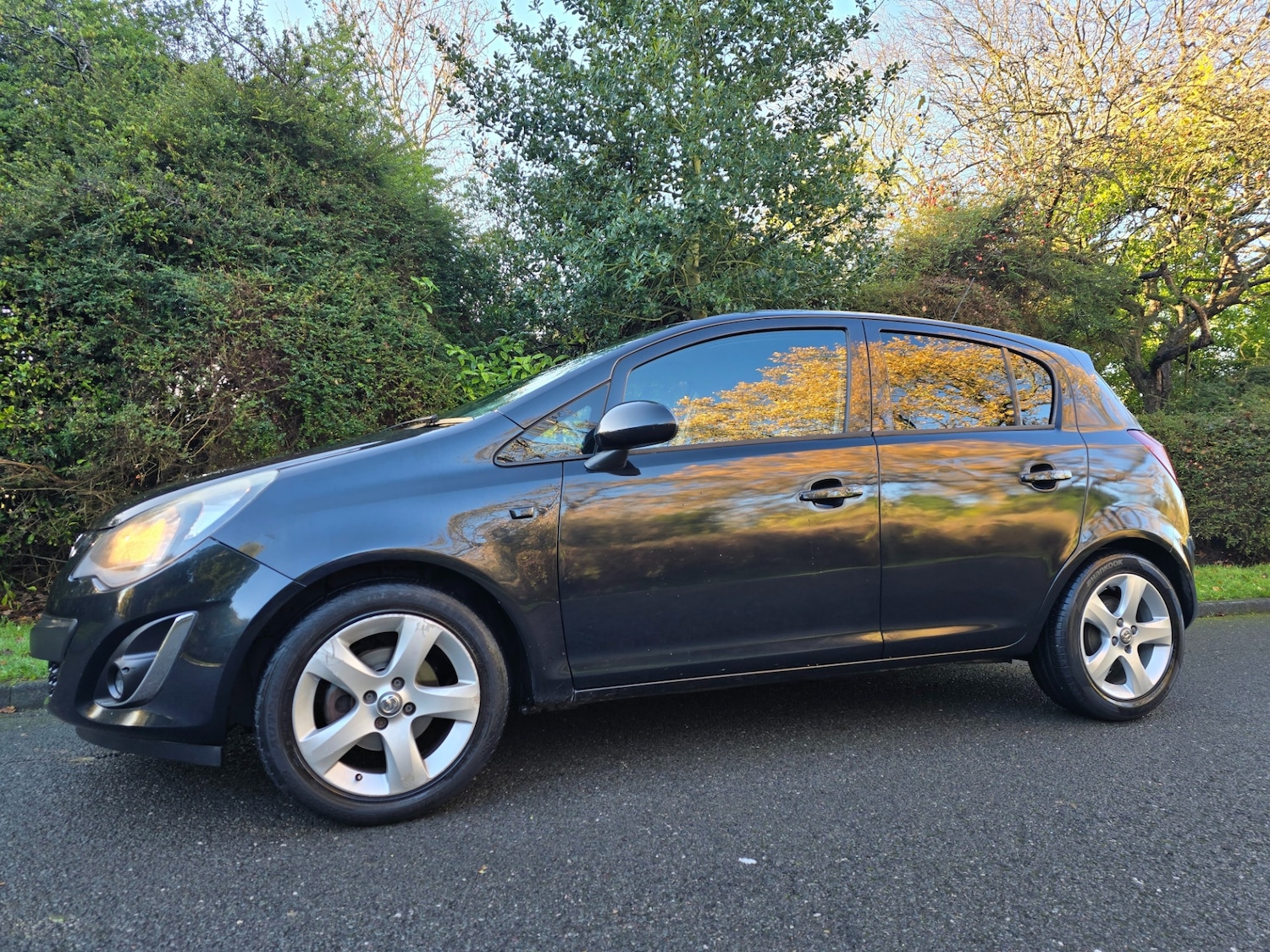 Used Vauxhall Corsa 2013 for sale - 76777983: Photo 2