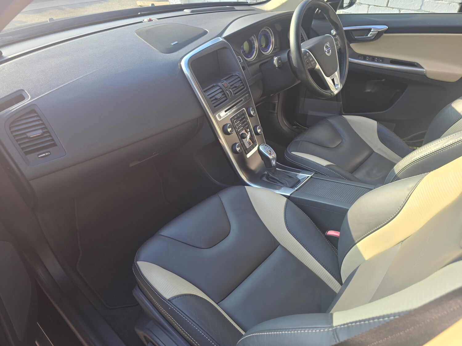 Used Volvo XC60 2013 for sale - 77766591: Photo 15