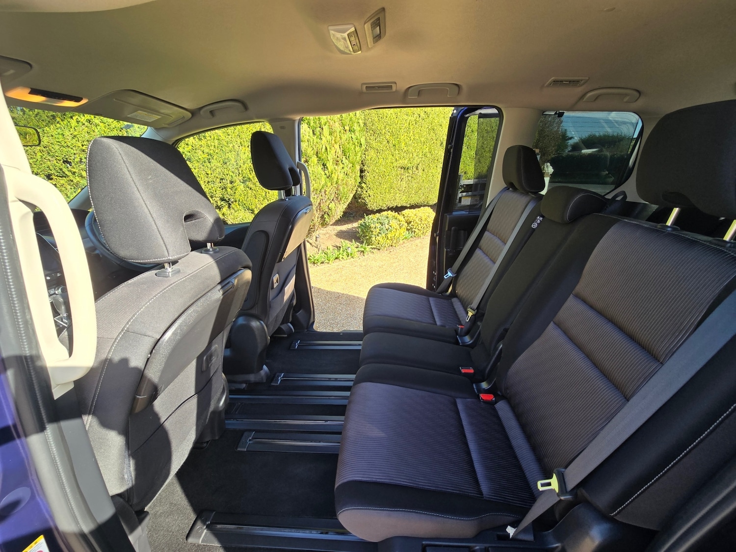 Used Nissan Serena 2019 for sale - 77664970: Photo 12