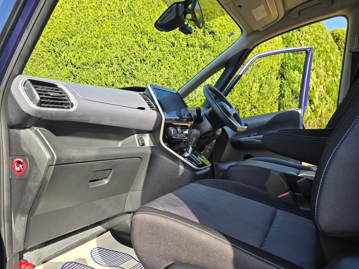 Used Nissan Serena 2019 for sale - 77664970: Photo 17