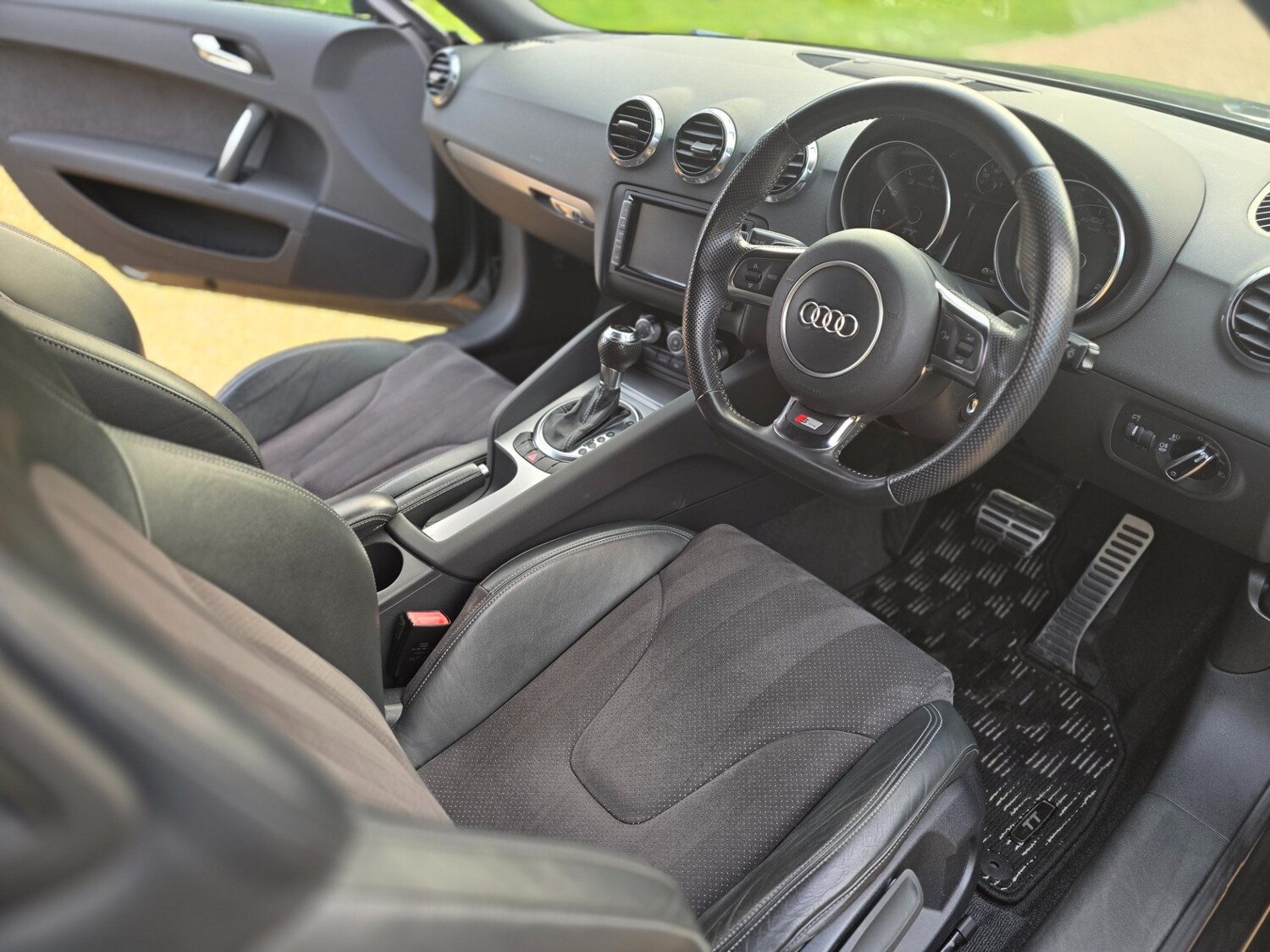 Used Audi TT 2014 for sale - 77208311: Photo 12