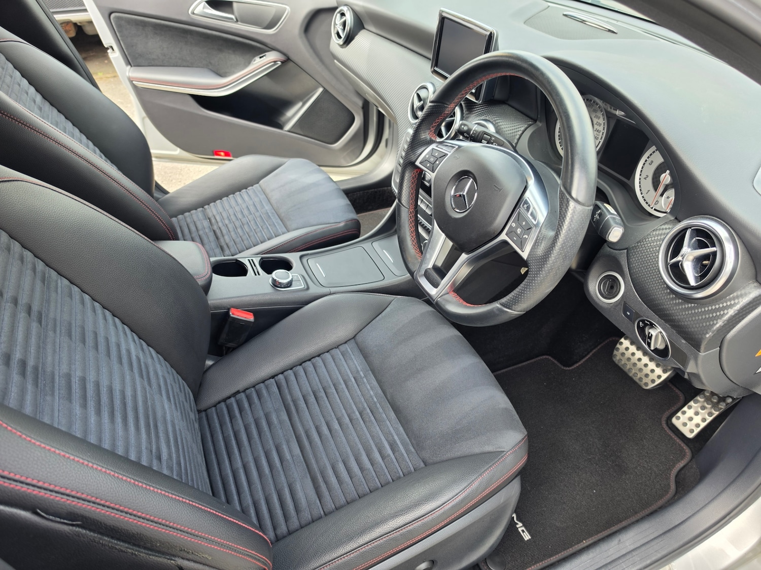 Used Mercedes-Benz A-Class 2014 for sale - 77906927: Photo 11