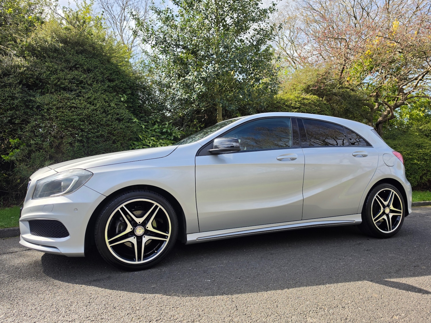 Used Mercedes-Benz A-Class 2014 for sale - 77906927: Photo 2