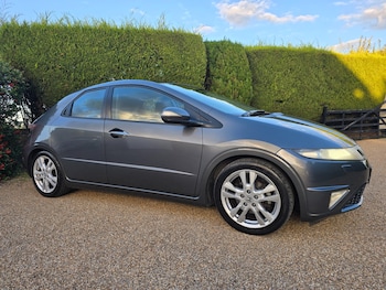 Used Honda Civic 2010 for sale - 76020146: Photo 2