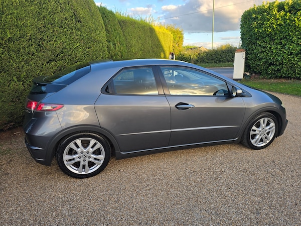 Used Honda Civic 2010 for sale - 76020146: Photo 3