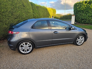 Used Honda Civic 2010 for sale - 76020146: Photo 3