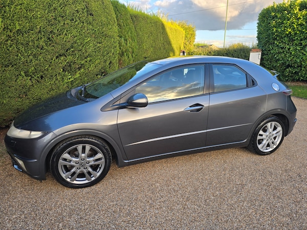 Used Honda Civic 2010 for sale - 76020146: Photo 5