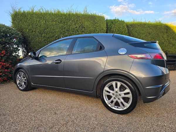 Used Honda Civic 2010 for sale - 76020146: Photo 8