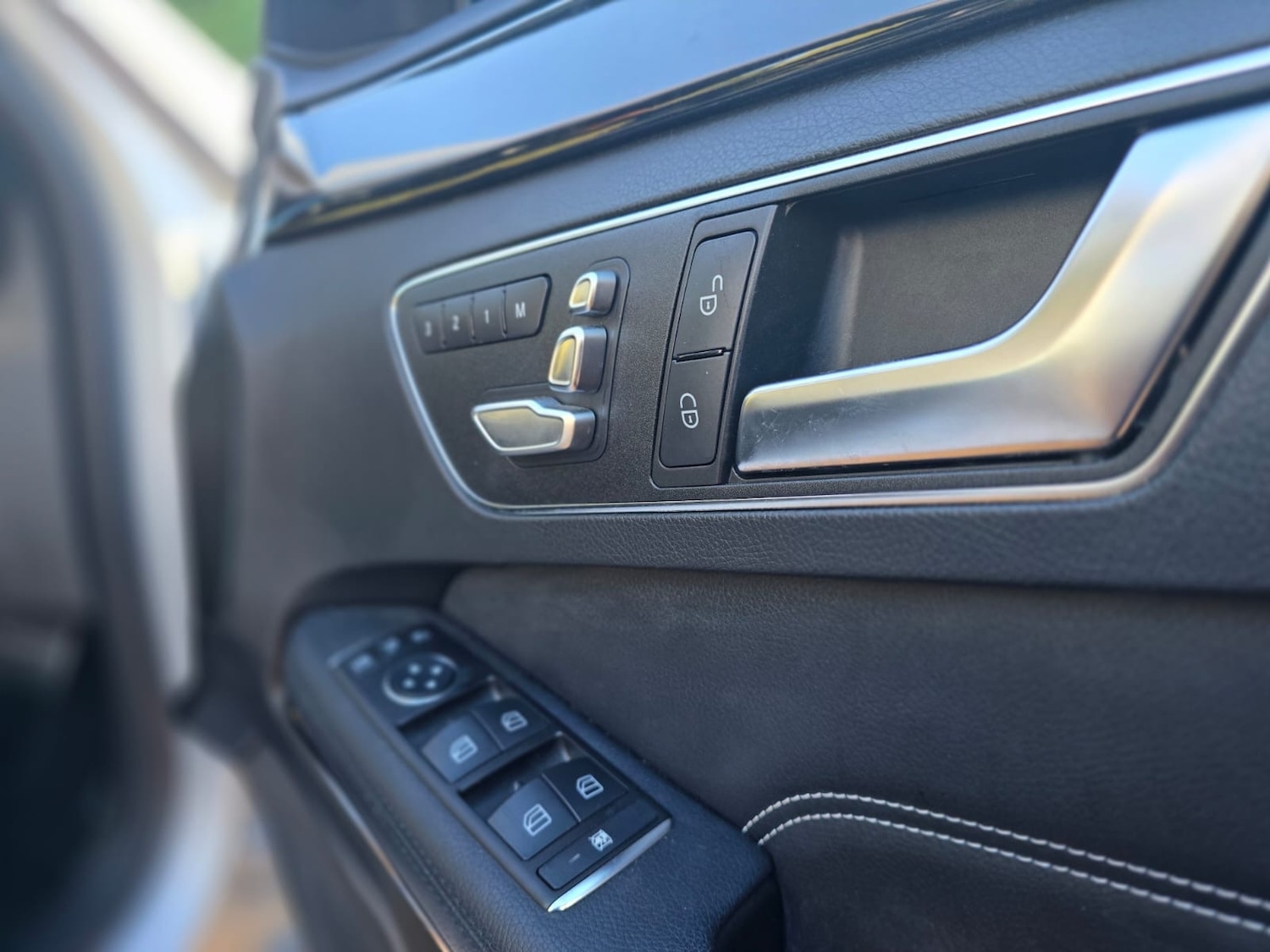 Used Mercedes-Benz E Class 2013 for sale - 77438770: Photo 12