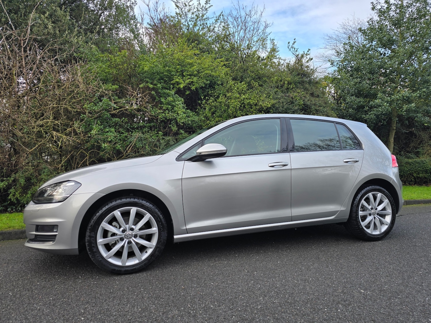 Used Volkswagen Golf 2014 for sale - 77253534: Photo 2