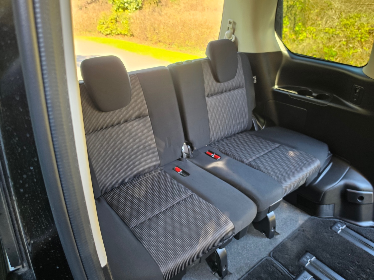 Used Nissan Serena 2019 for sale - 77980799: Photo 13