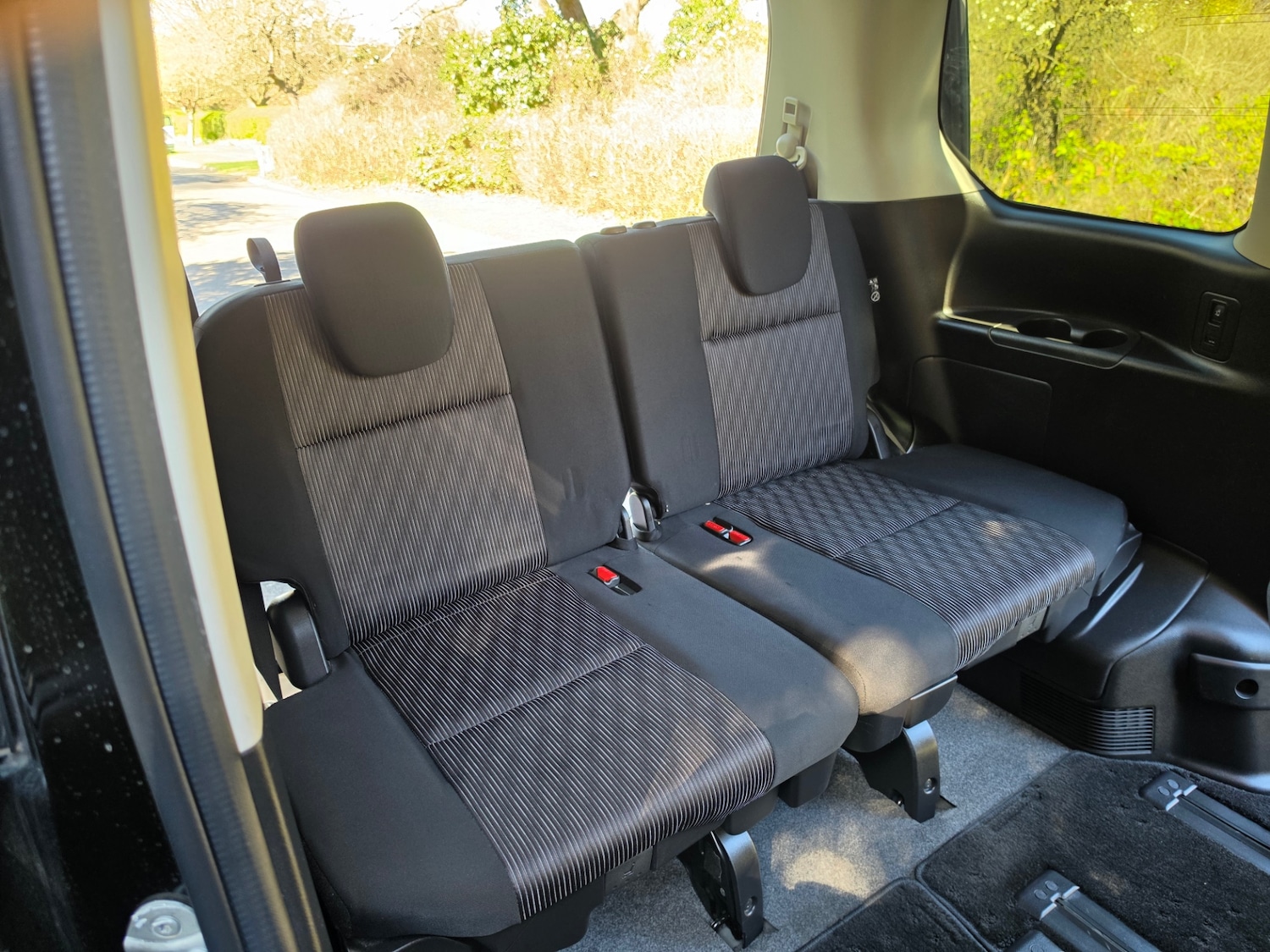 Used Nissan Serena 2019 for sale - 77980799: Photo 14