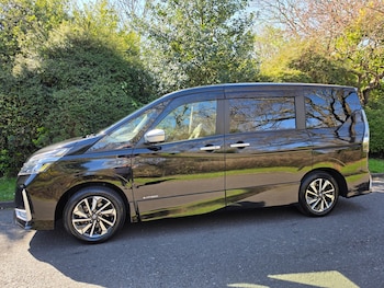 Used Nissan Serena 2019 for sale - 77980799: Photo