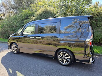 Used Nissan Serena 2019 for sale - 77980799: Photo