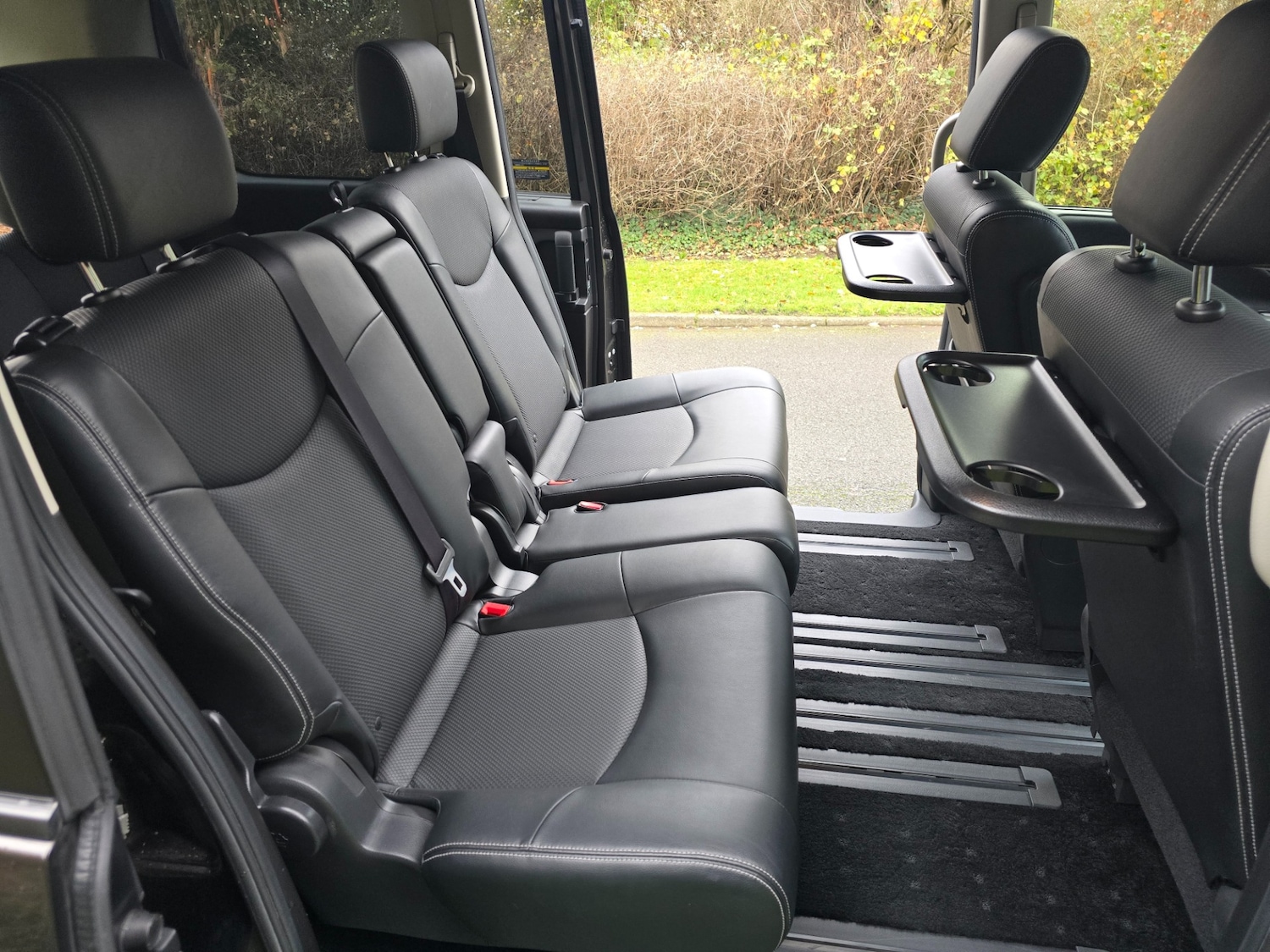 Used Nissan Serena 2014 for sale - 76984224: Photo 12