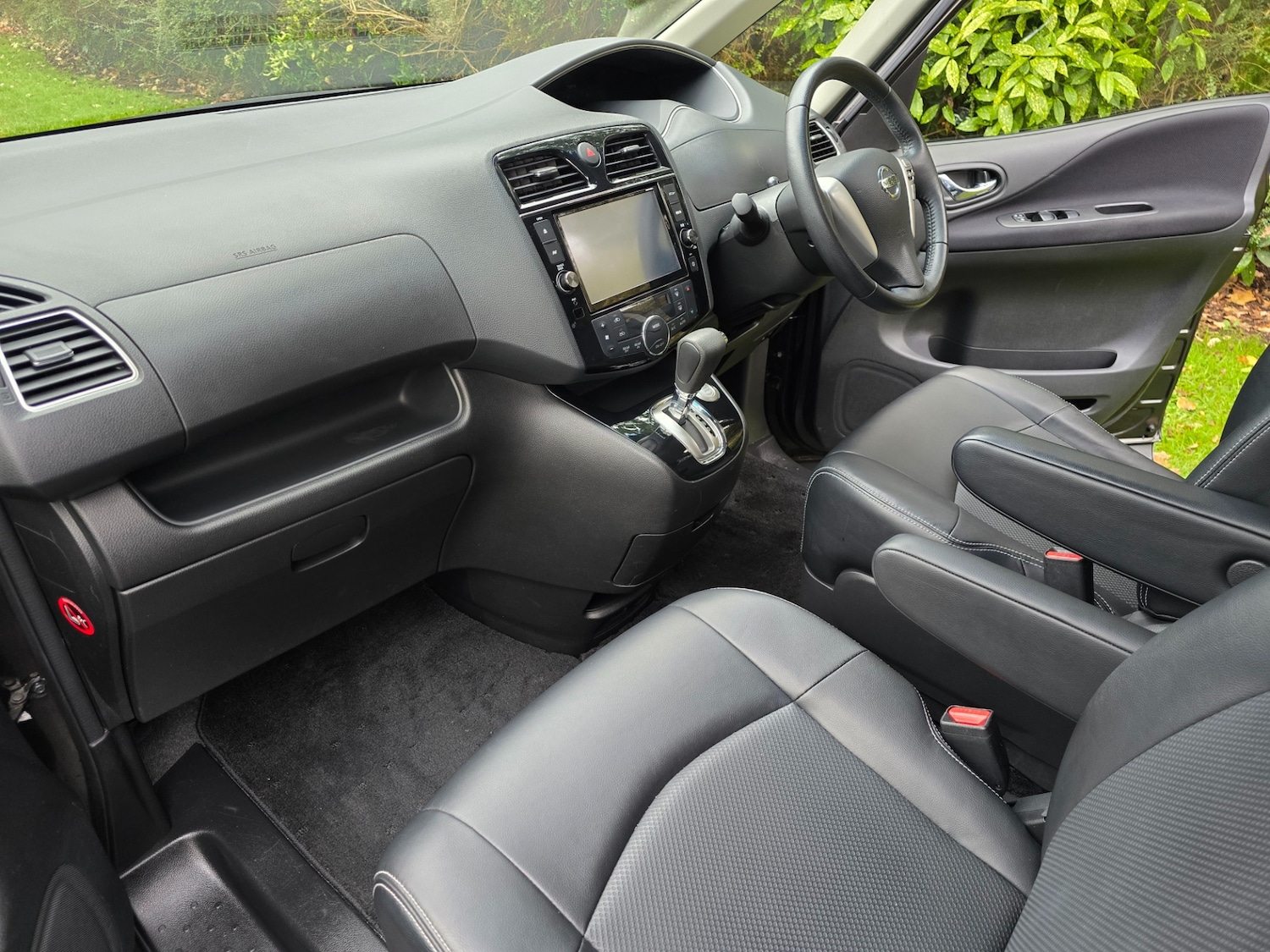 Used Nissan Serena 2014 for sale - 76984224: Photo 16