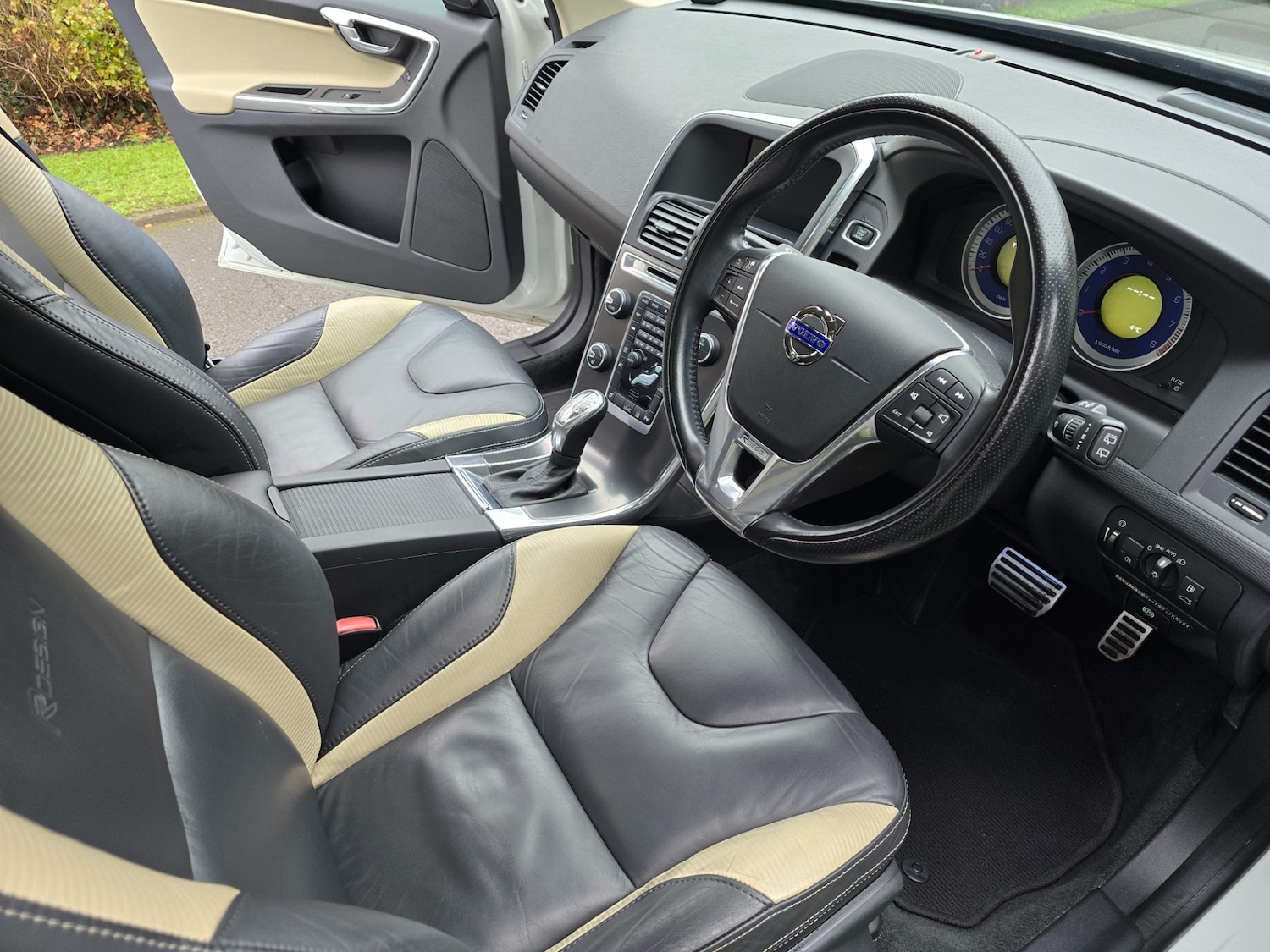 Used Volvo XC60 2013 for sale - 77135975: Photo 9