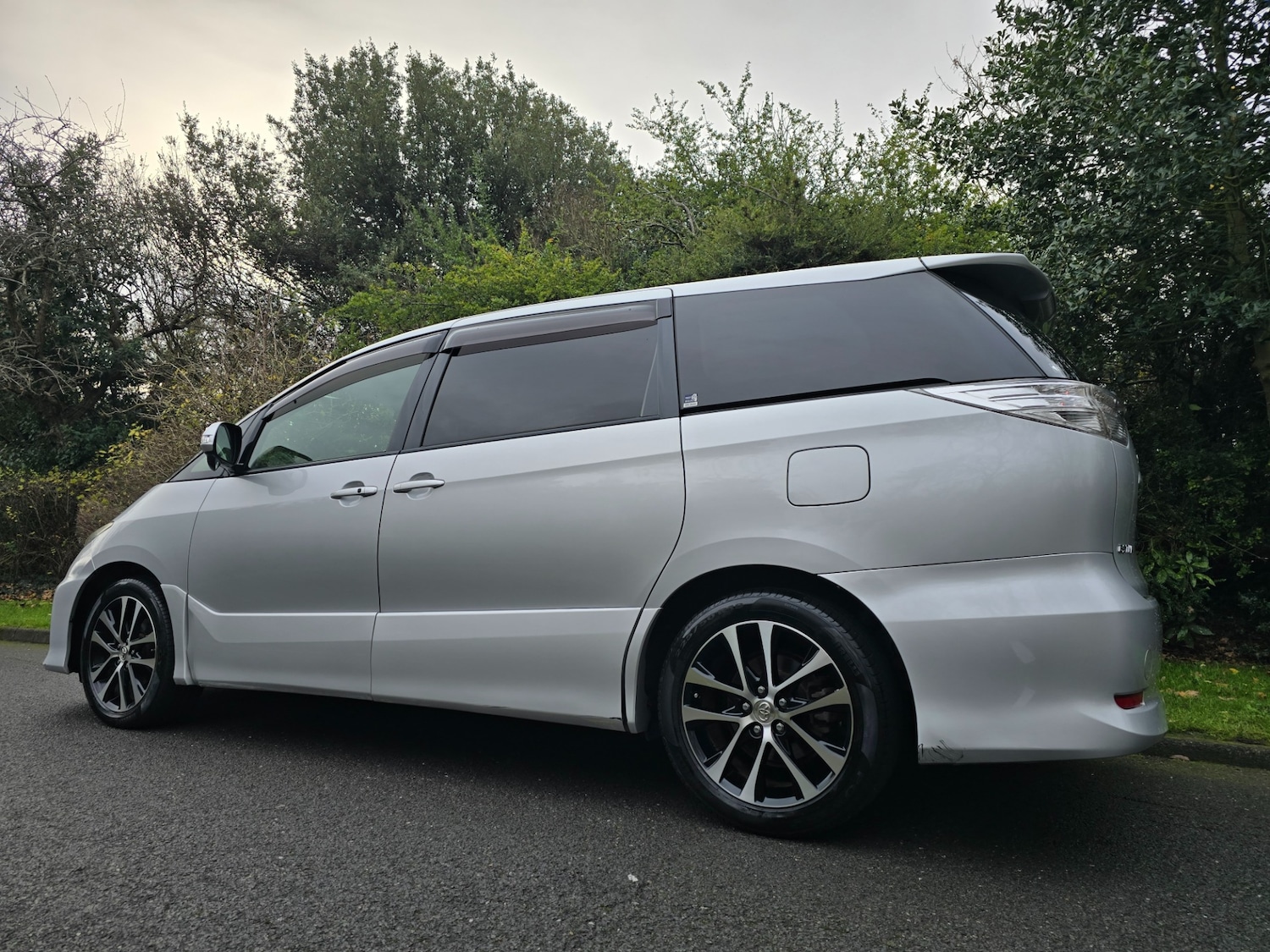 Used Toyota Estima 2014 for sale - 76984257: Photo 4