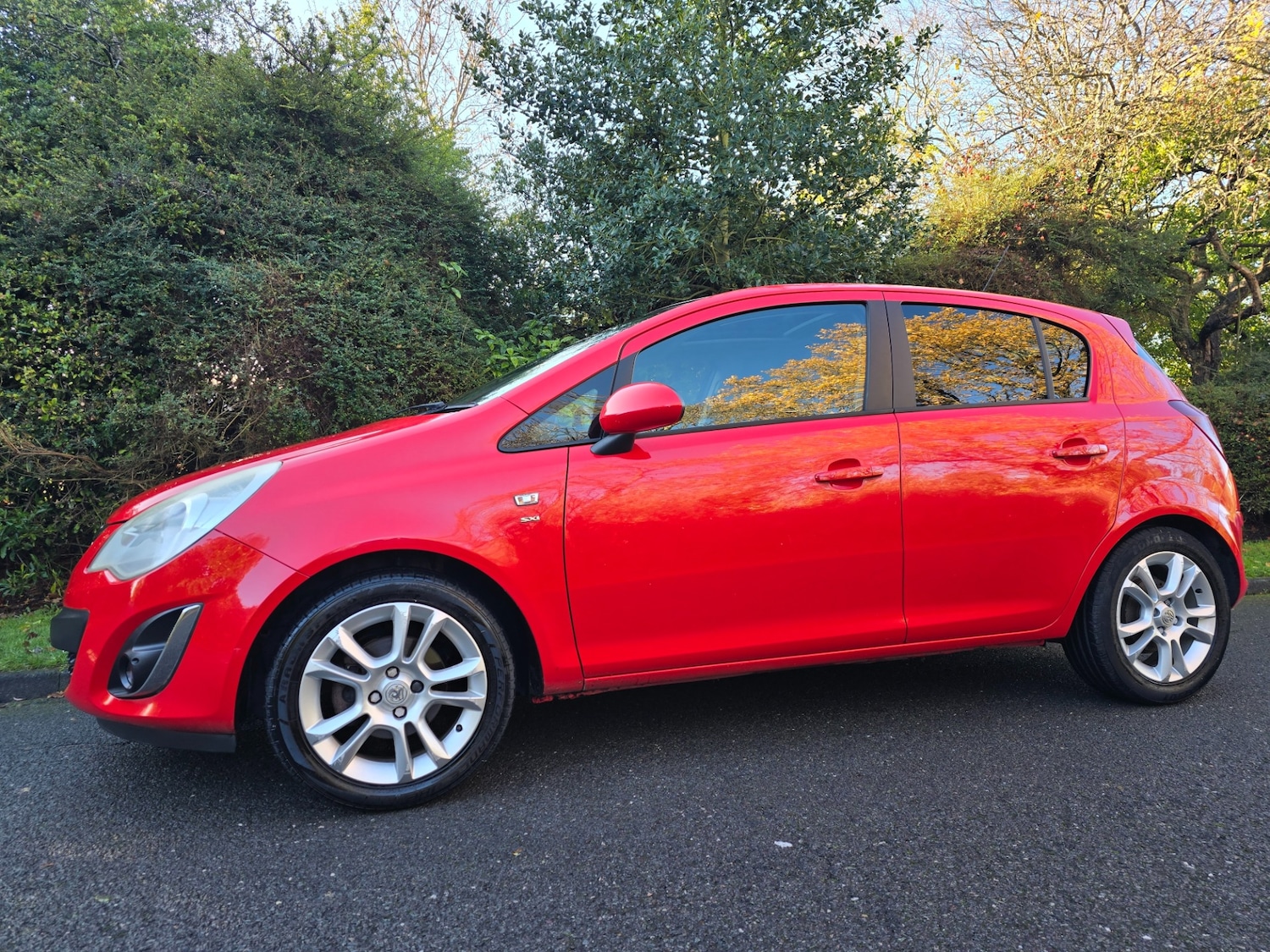 Used Vauxhall Corsa 2011 for sale - 76777773: Photo 2