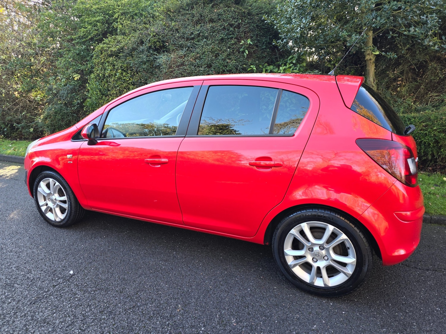 Used Vauxhall Corsa 2011 for sale - 76777773: Photo 4