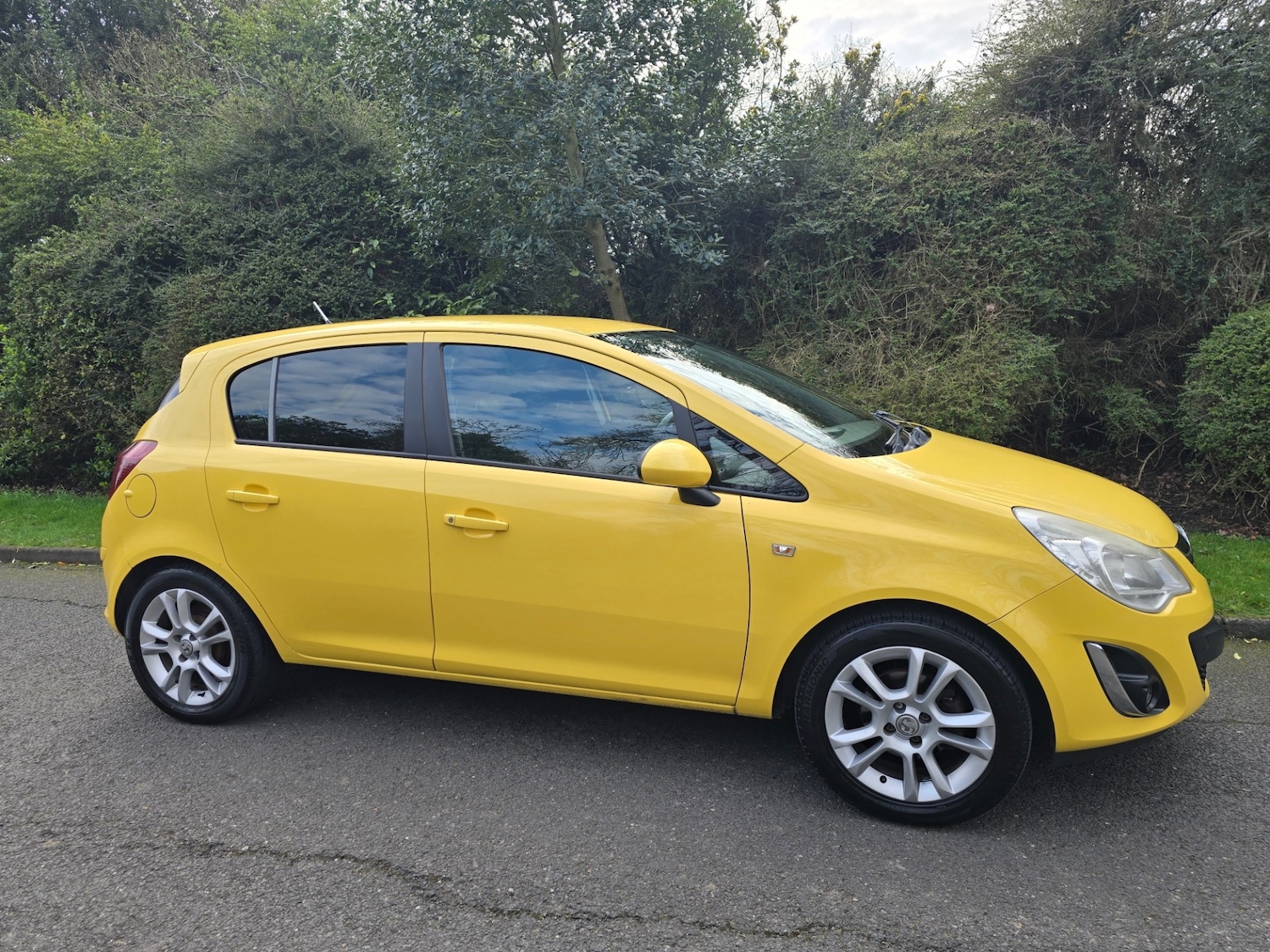 Used Vauxhall Corsa 2011 for sale - 77721776: Photo 5
