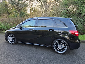 Used Mercedes-Benz B Class 2015 for sale - 77189637: Photo