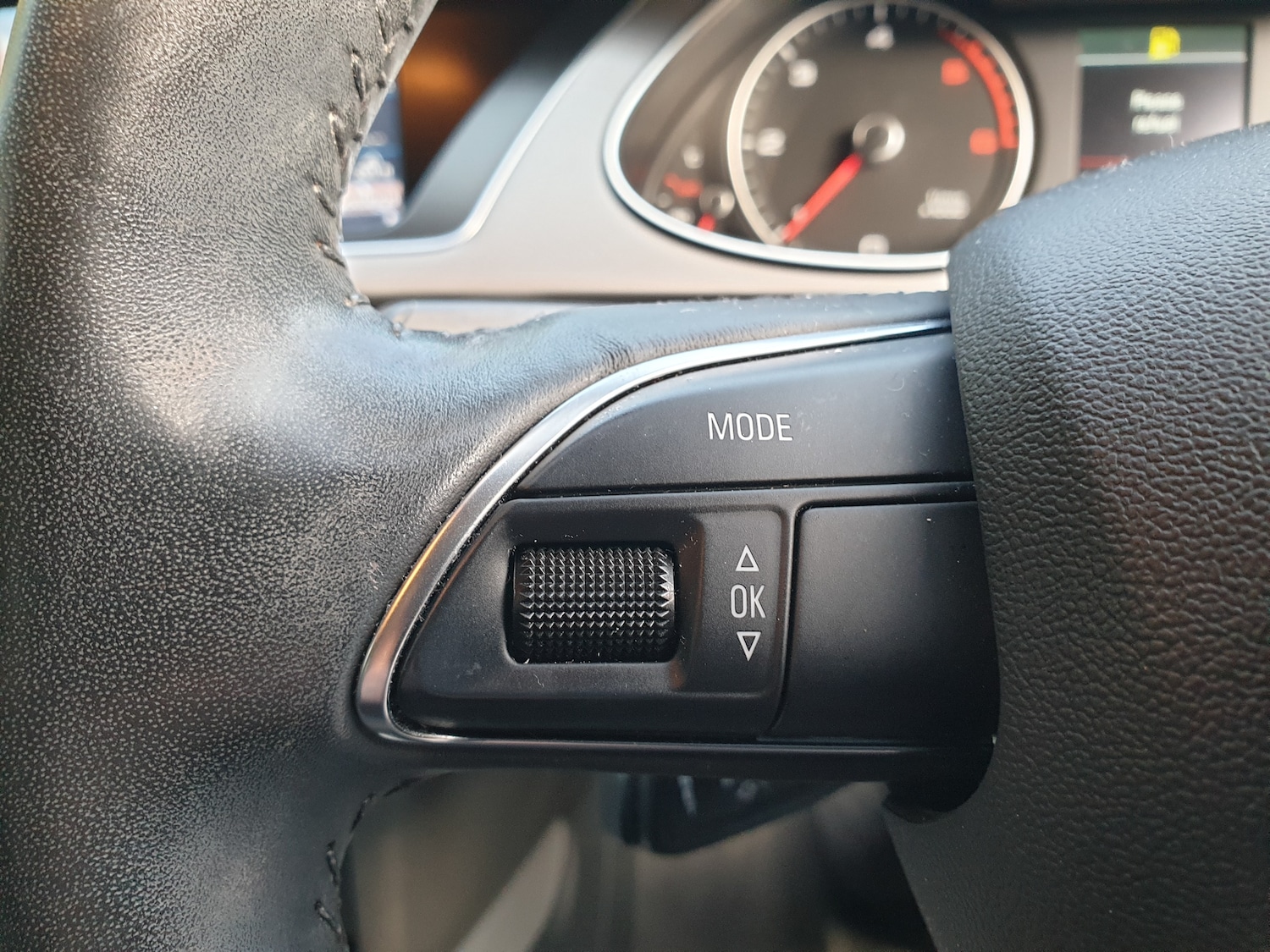 Used Audi A4 2013 for sale - 77470302: Photo 12