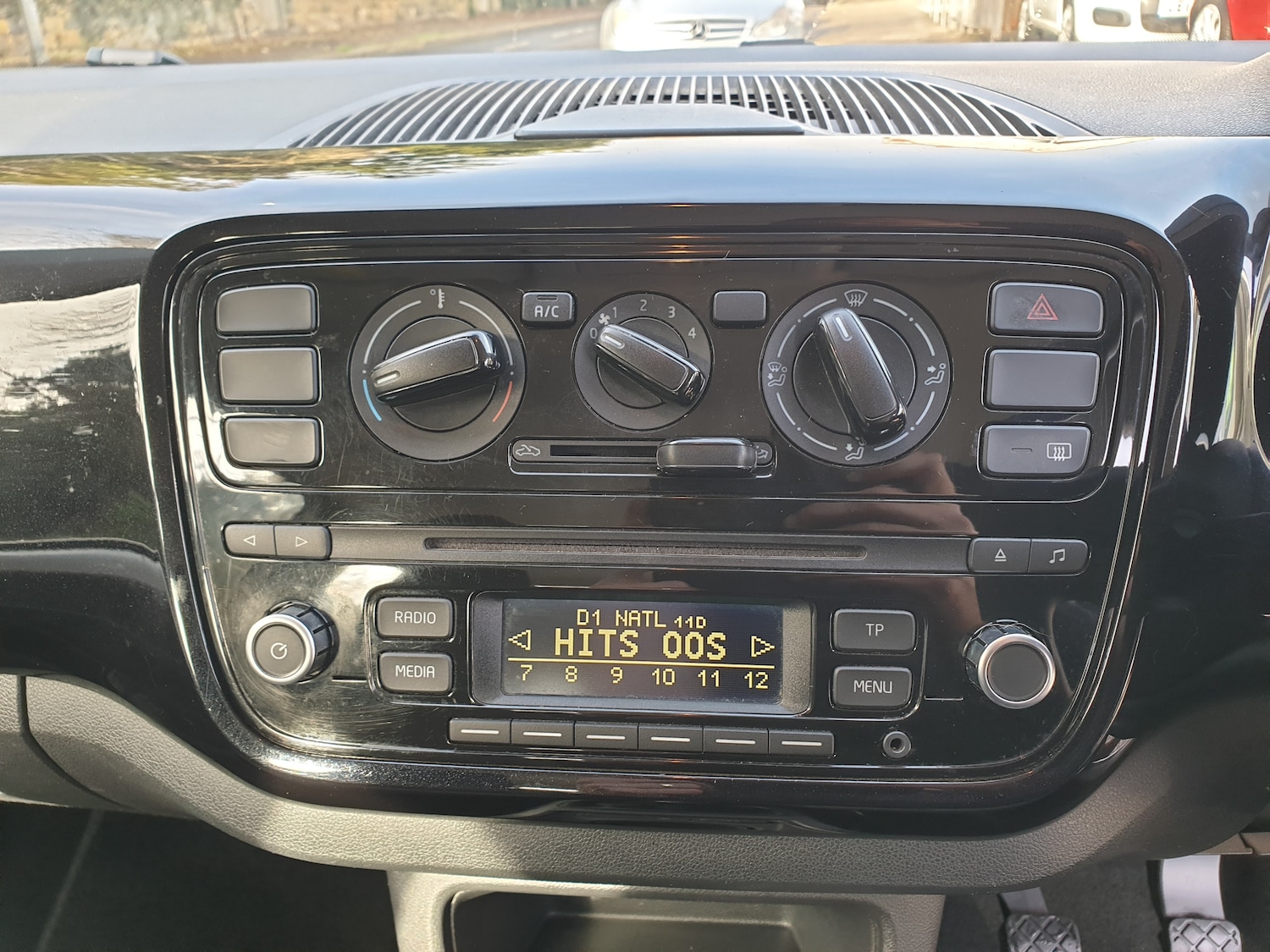 Used Volkswagen up! 2015 for sale - 77470322: Photo 12