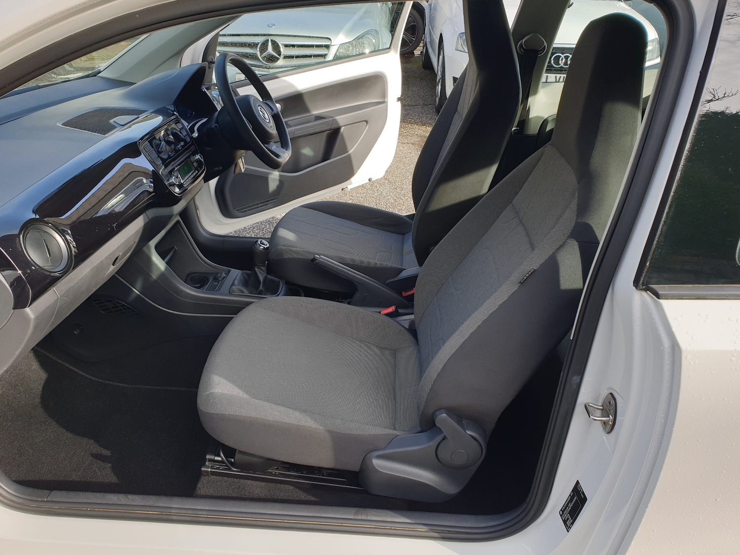 Used Volkswagen up! 2015 for sale - 77470322: Photo 8