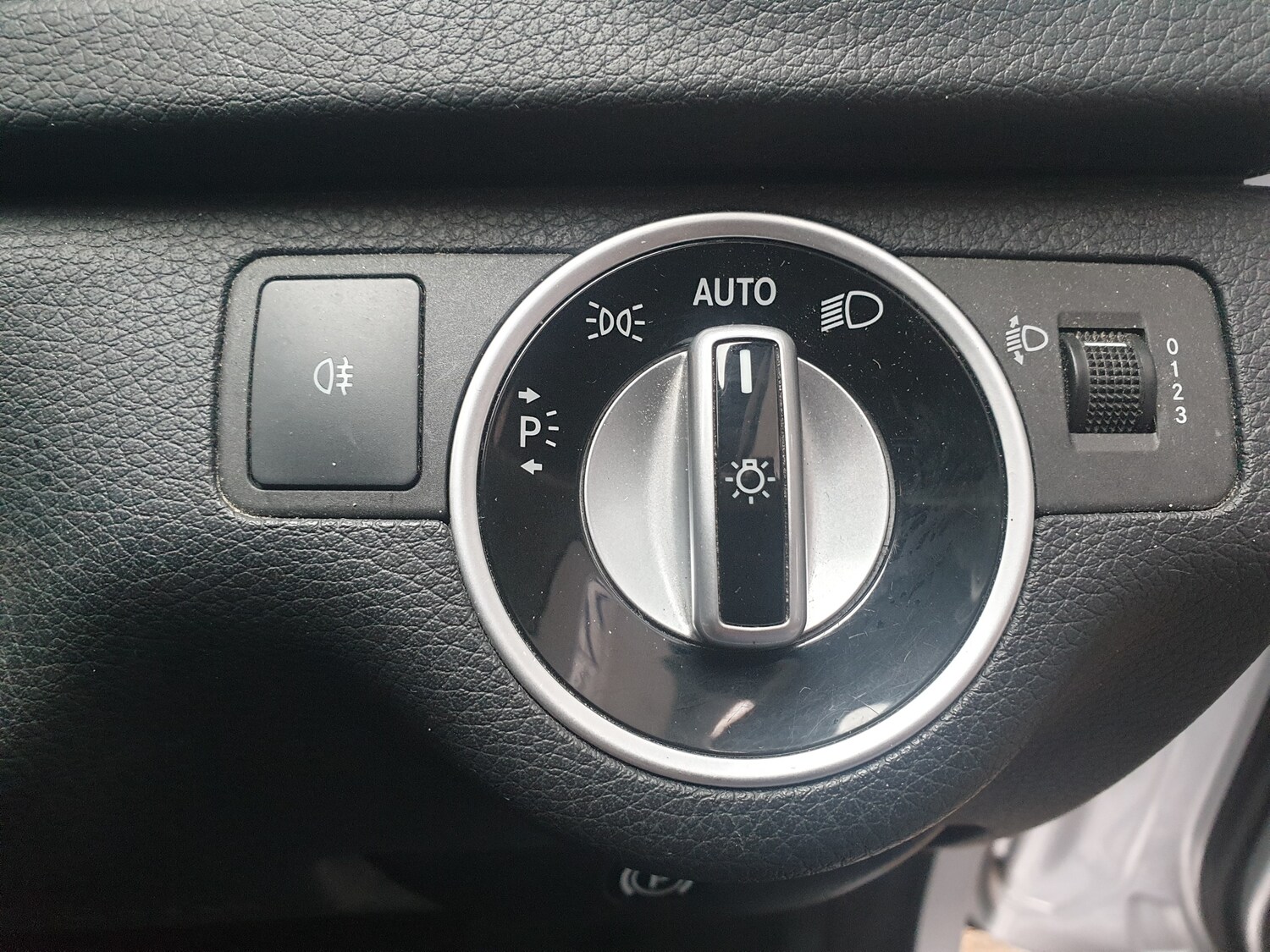 Used Mercedes-Benz C Class 2012 for sale - 77470315: Photo 17