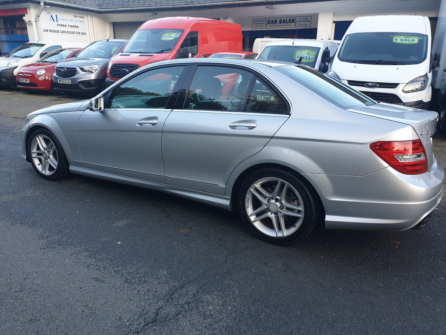 Used Mercedes-Benz C Class 2012 for sale - 77470315: Photo 4