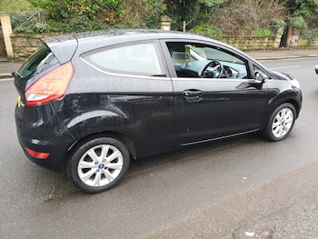 Used Ford Fiesta 2010 for sale - 77470310: Photo