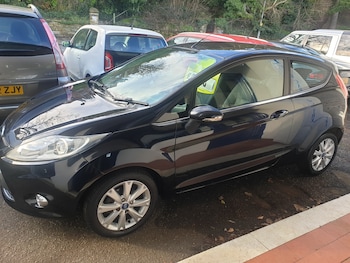 Used Ford Fiesta 2010 for sale - 77470310: Photo