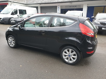 Used Ford Fiesta 2010 for sale - 77470310: Photo
