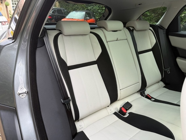 Used Land Rover Range Rover Velar 2017 for sale - 75699899: Photo 7