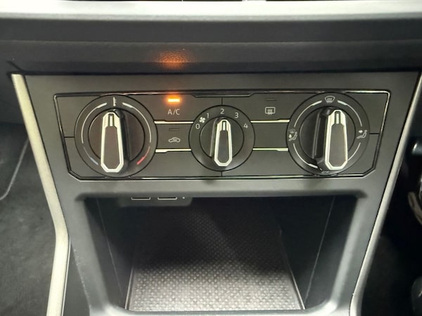 Used Volkswagen Polo 2018 for sale - 75699893: Photo 15