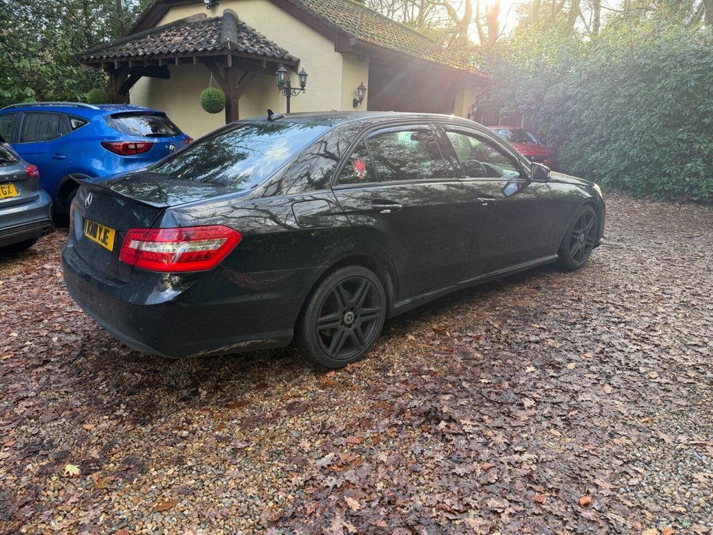 Used Mercedes-Benz E Class 2011 for sale - 76941568: Photo 21