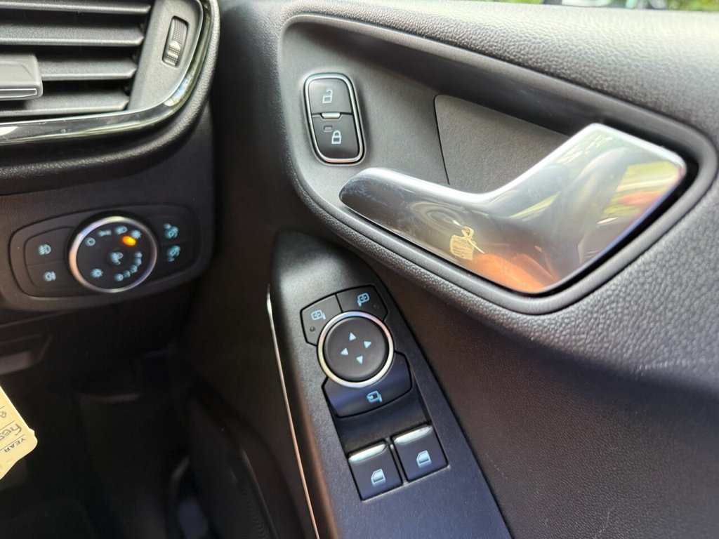 Used Ford Fiesta 2017 for sale - 75699901: Photo 19