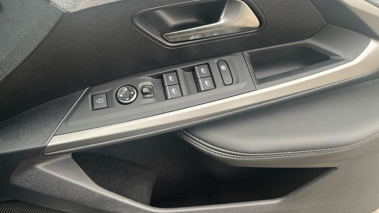 Used Peugeot 5008 2025 for sale - 76033035: Photo 22