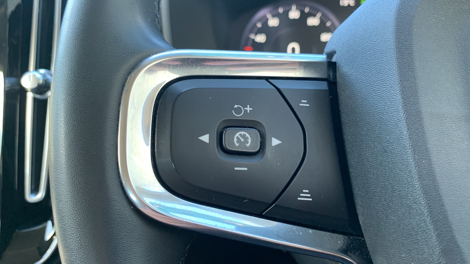 Used Volvo XC40 2022 for sale - 76003099: Photo 23