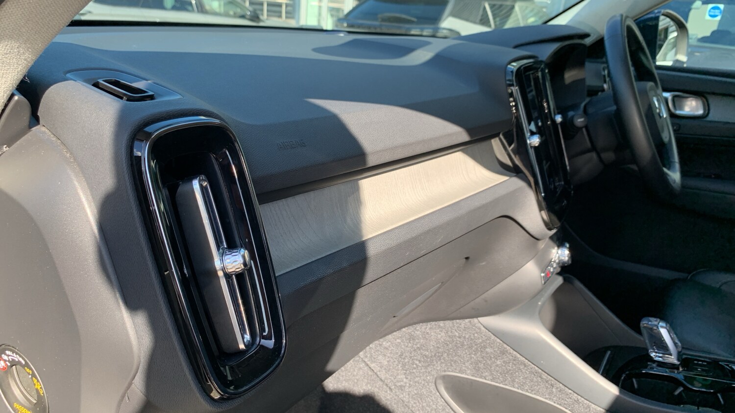 Used Volvo XC40 2022 for sale - 76003099: Photo 41