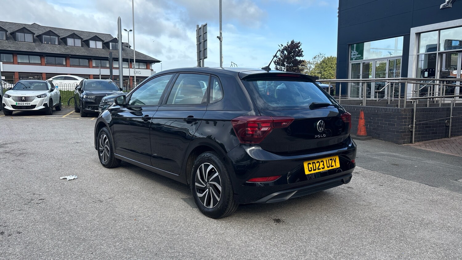 Used Volkswagen Polo 2023 for sale - 76110286: Photo 5