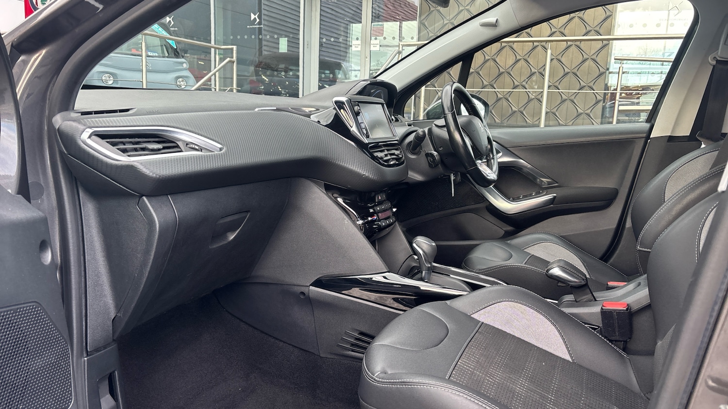 Used Peugeot 2008 2017 for sale - 77268742: Photo 13