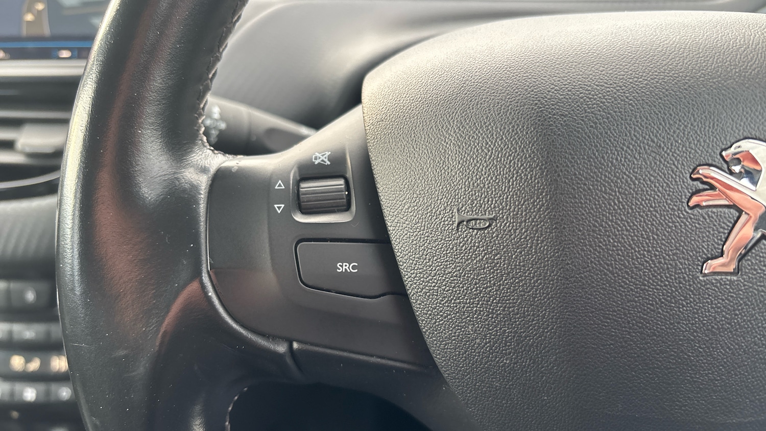 Used Peugeot 2008 2017 for sale - 77268742: Photo 24