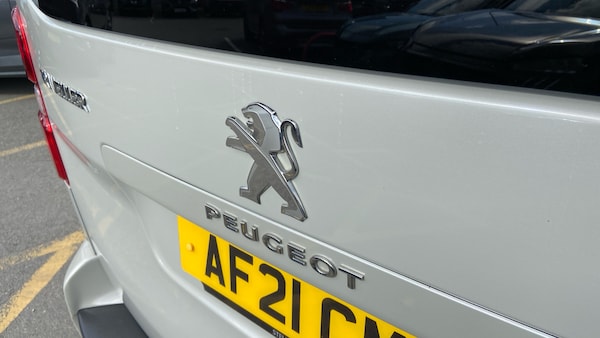 Used Peugeot Traveller 2021 for sale - 76095550: Photo 26