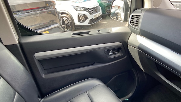 Used Peugeot Traveller 2021 for sale - 76095550: Photo 41